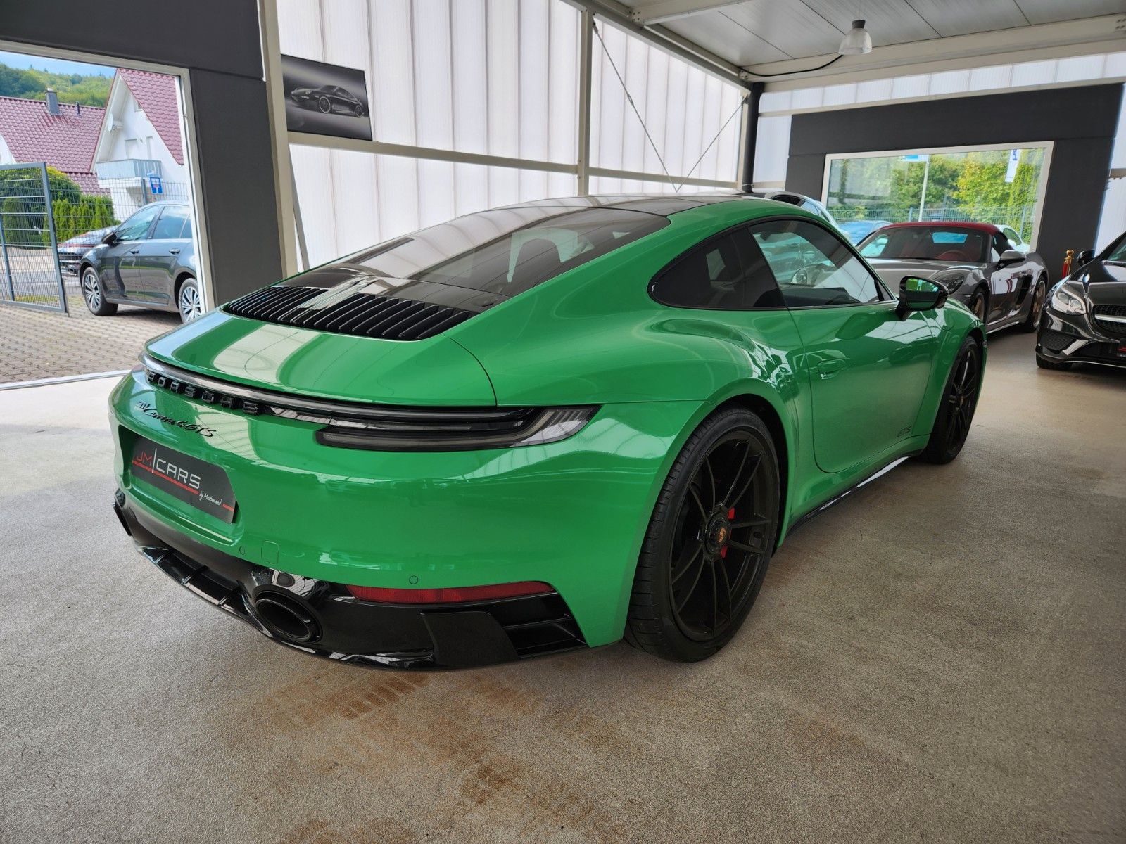 Porsche 992 Carrera 4 GTS Exclusiv - Samsaru's Car Outlet