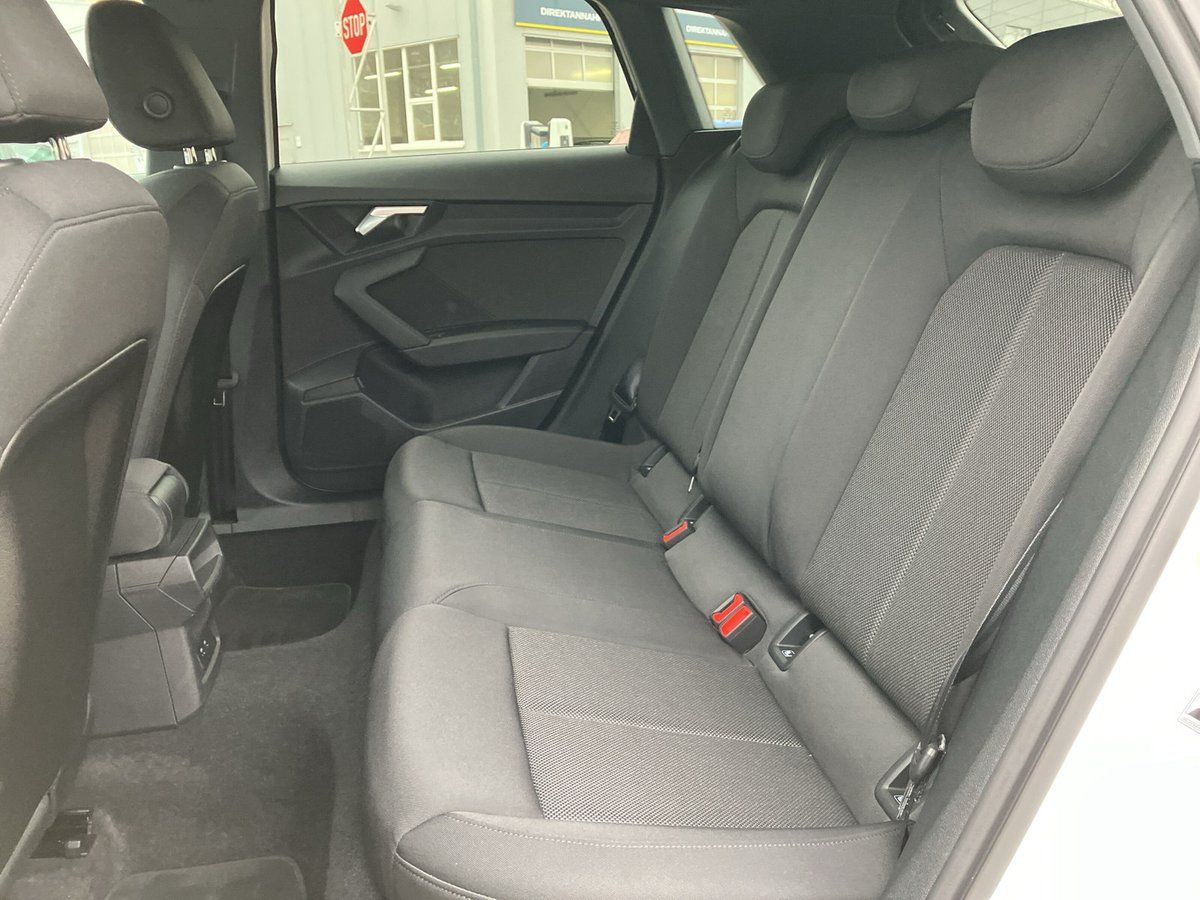 Audi A3 SPORTBACK 35 TFSI S-LINE +LED+SHZ+NAVI+TEMPO+