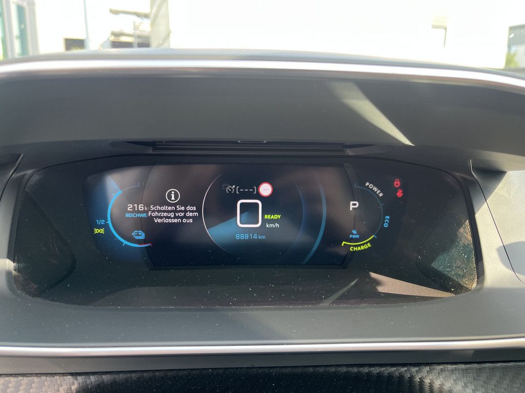 Peugeot e-2008 Allure - Samsaru's Car Outlet