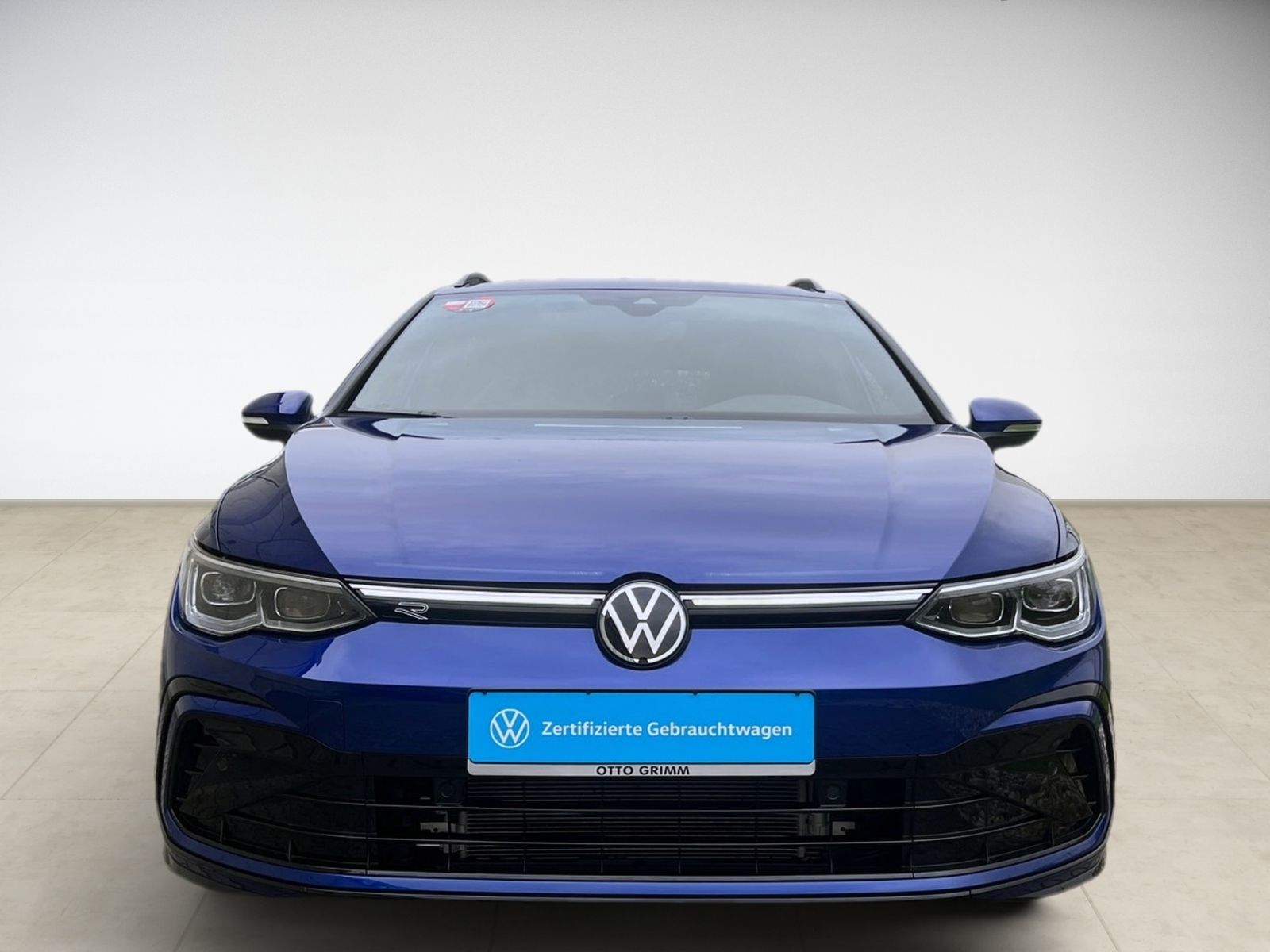 Volkswagen Golf VIII Variant 2.0 TDI R-Line - Samsaru's Car Outlet