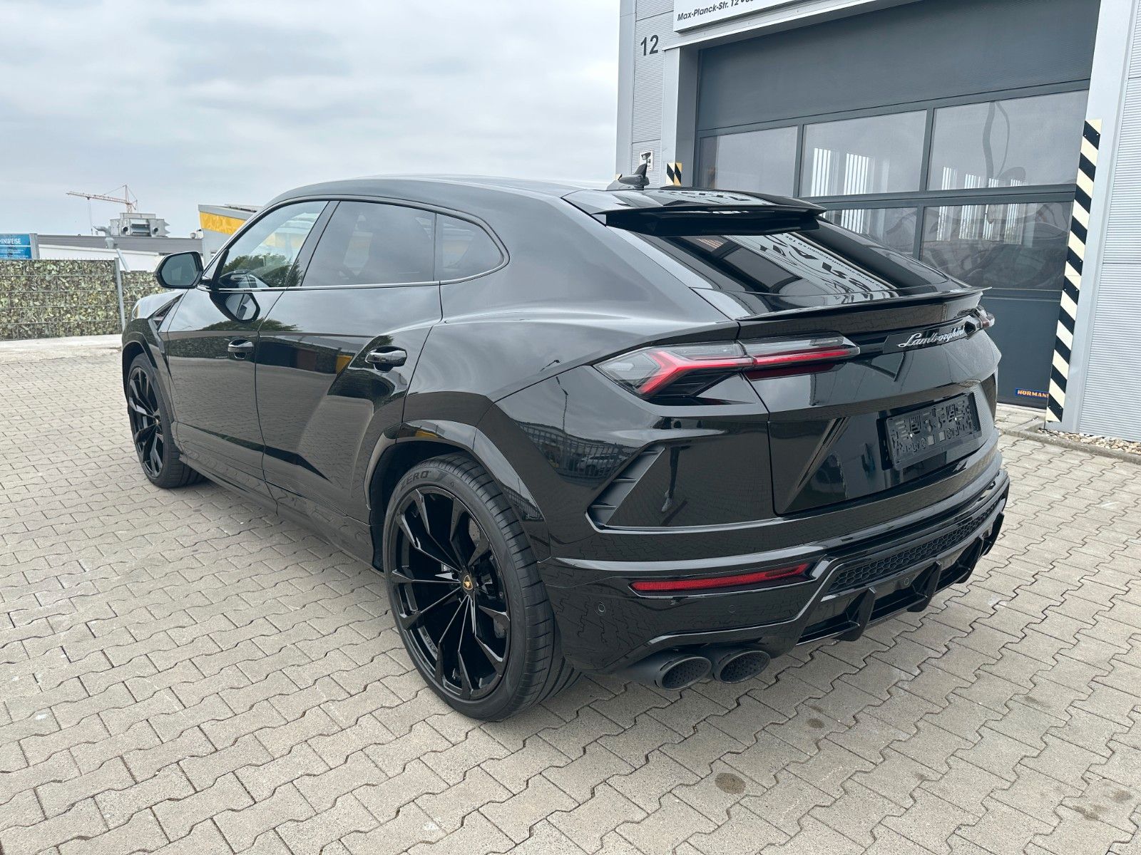 Lamborghini Urus 4.0 V8 - Samsaru's Car Outlet