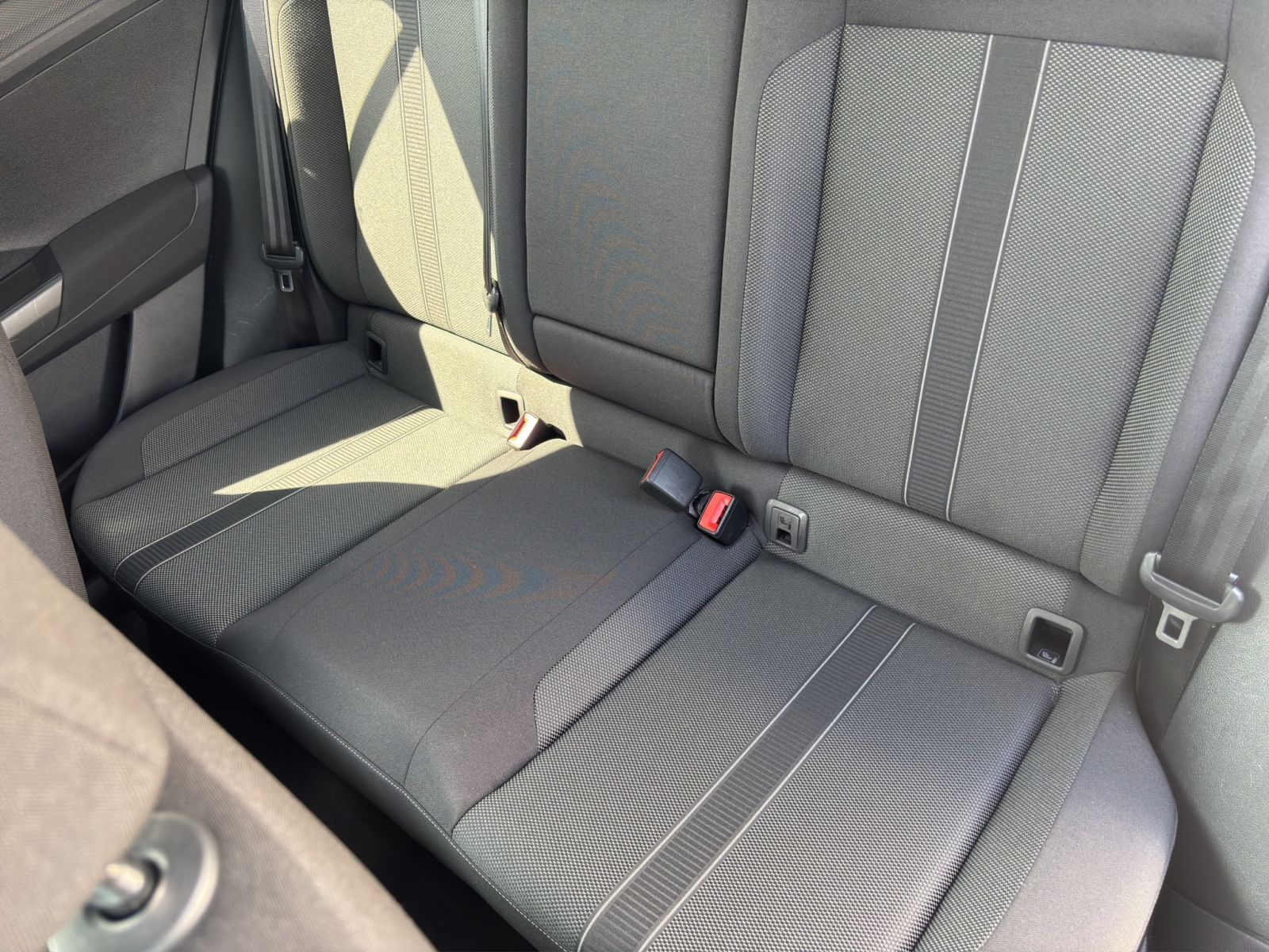 Volkswagen T-ROC Life 2.0 TDI - Samsaru's Car Outlet