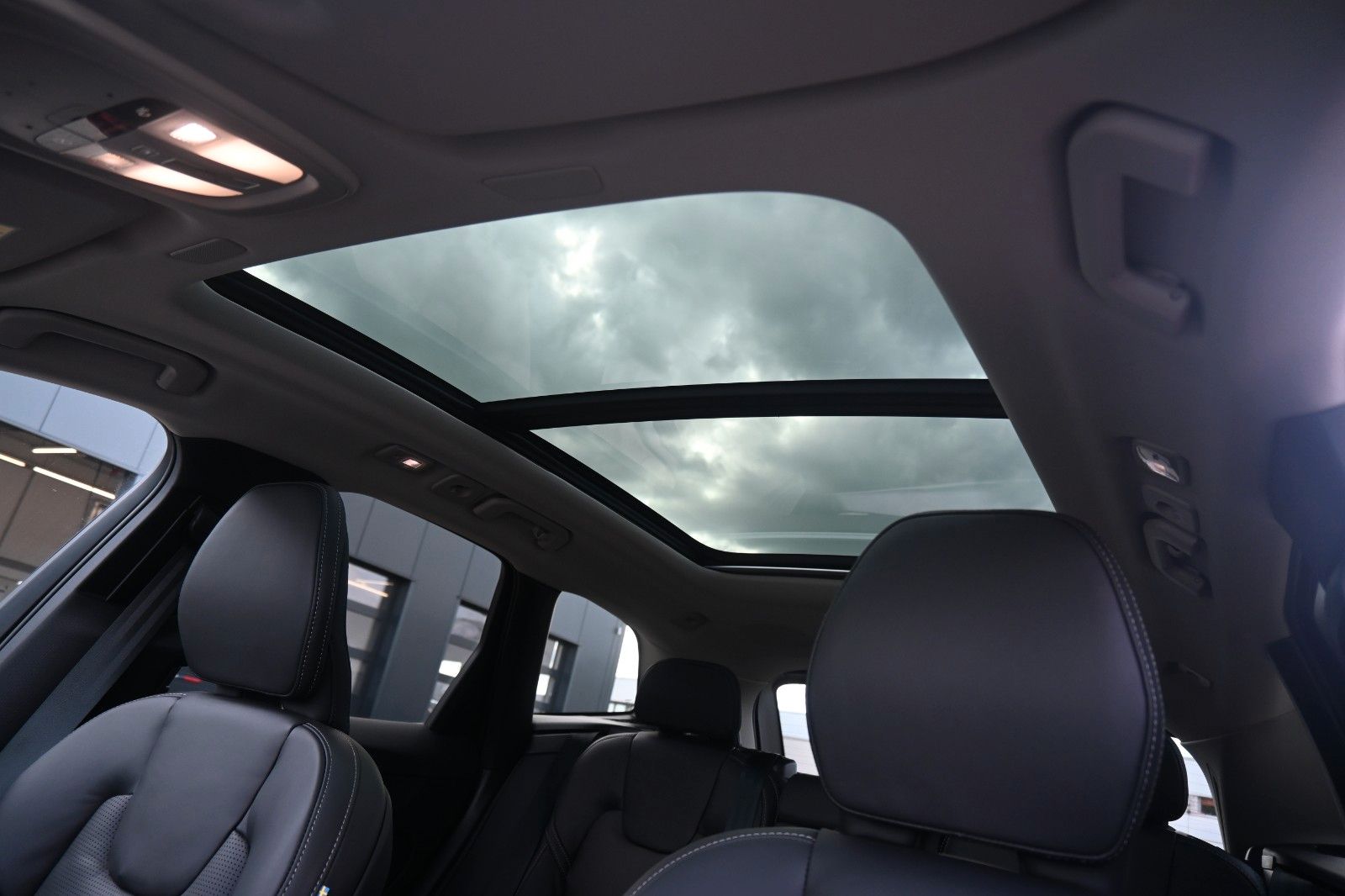 Volvo XC60 B4 D AWD Ultimate Dark*STDHZG*360°*LUFT*ACC