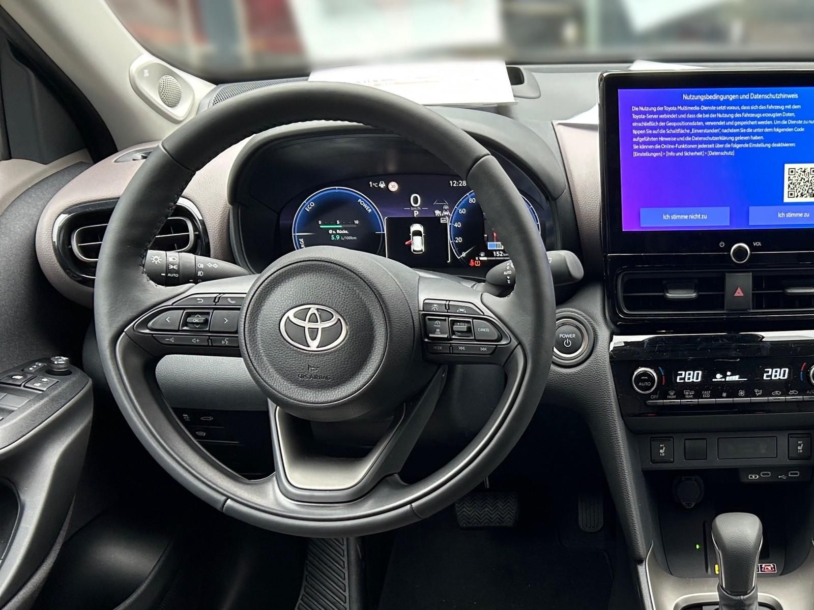 Toyota Yaris Cross + Advanced Technik- Safety Paket + J