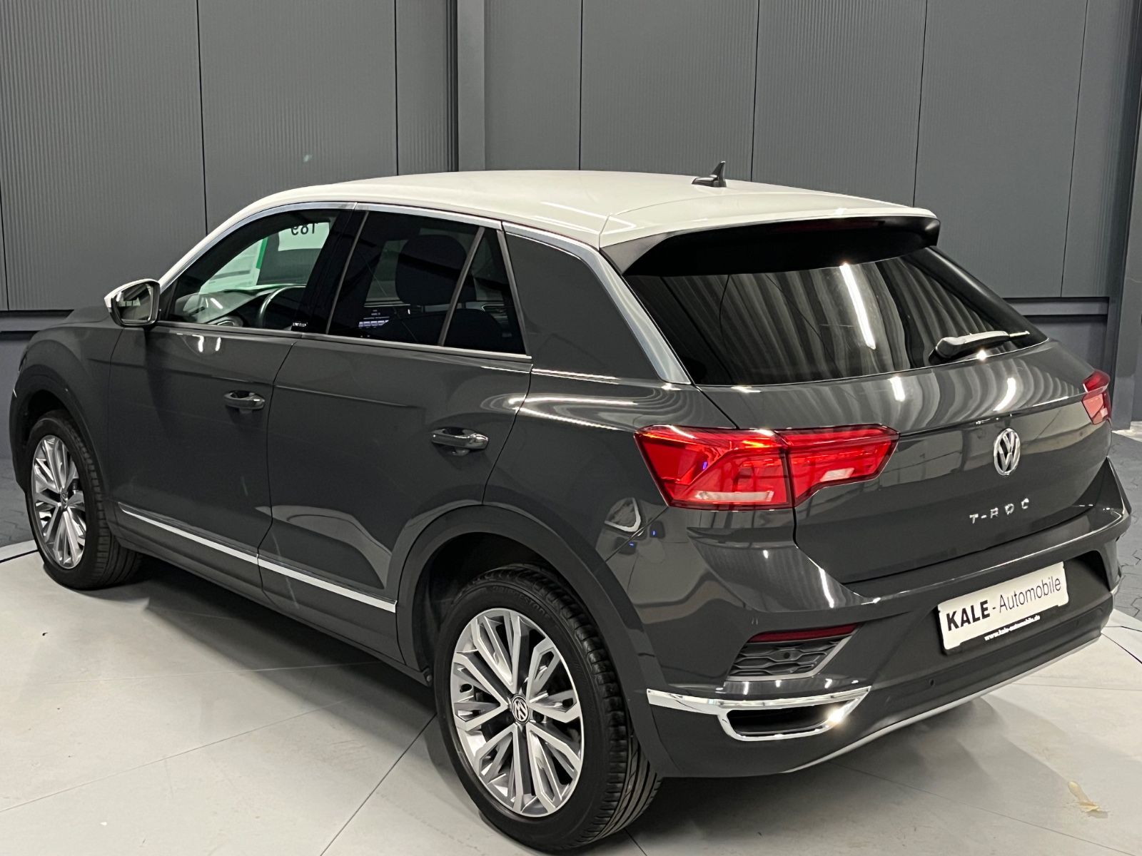 Volkswagen T-Roc 1.5 TSI DSG United - Samsaru's Car Outlet
