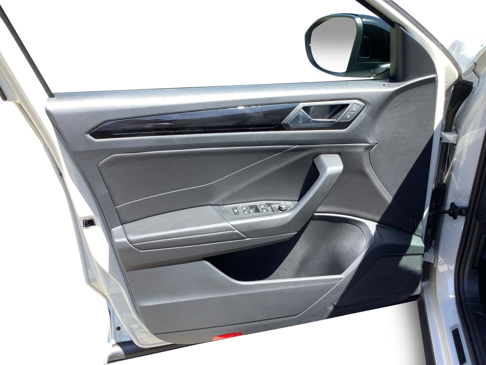Volkswagen T-Roc 1.5 TSI DSG R-Line - Samsaru's Car Outlet