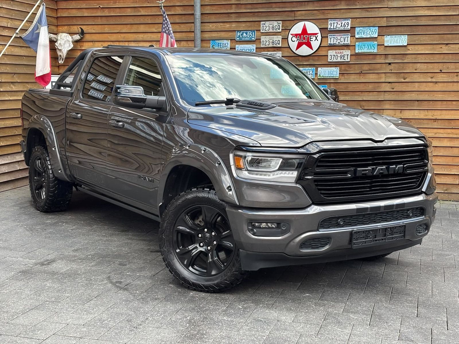 Dodge RAM 1500 Laramie 5.7L AHK Memory 4x4 Alpine LPG