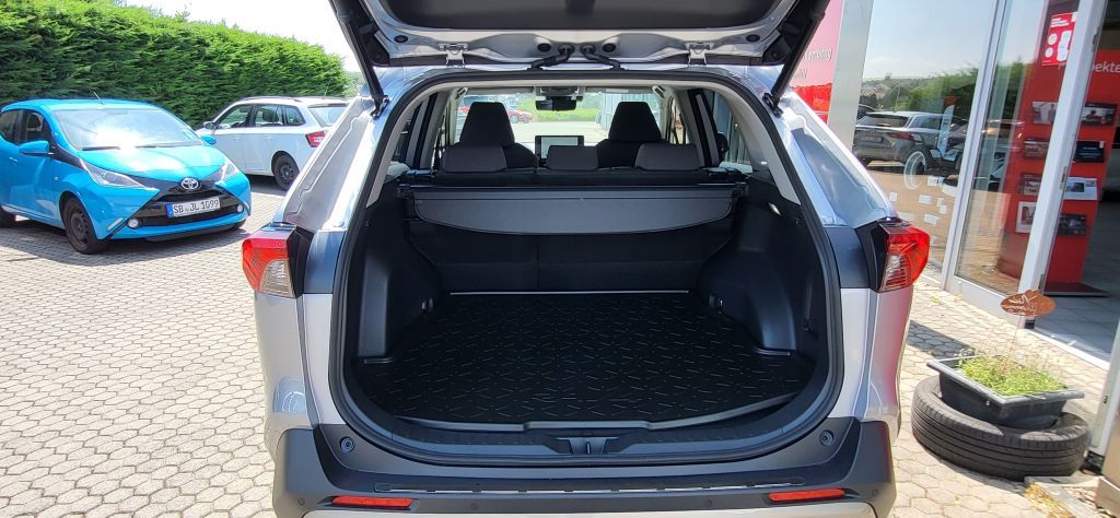 Toyota RAV 4 2.5 4x2 Hybrid - Samsaru's Car Outlet
