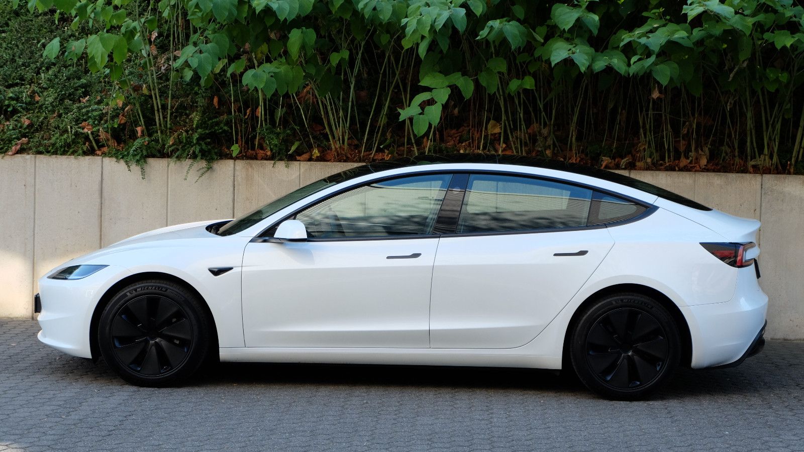 Tesla Model 3 Long Range Dual Motor AWD, HIGHLAND, AHK