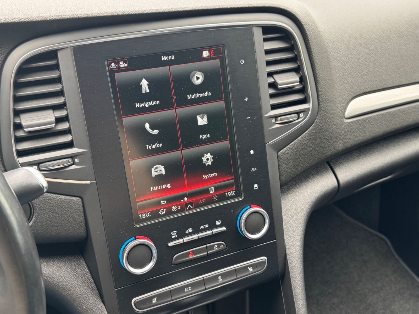 Renault Megane IV Grandtour BOSE-Edition - Samsaru's Car Outlet
