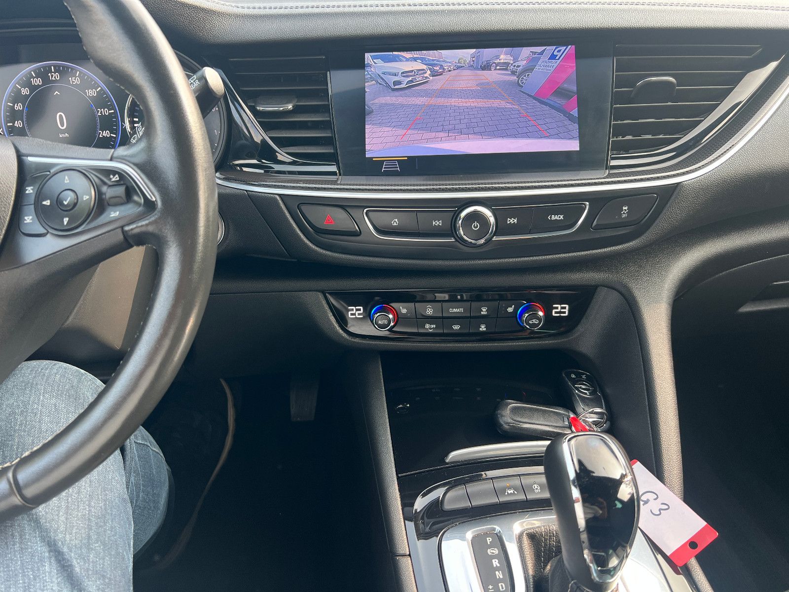 Opel Insignia B Sports Tourer Business - Samsaru's Car Outlet