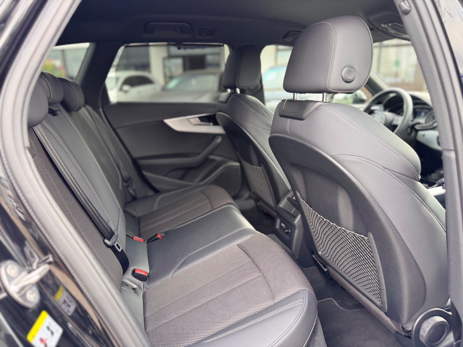 Audi A4 Avant 40 TFSI S line - Samsaru's Car Outlet