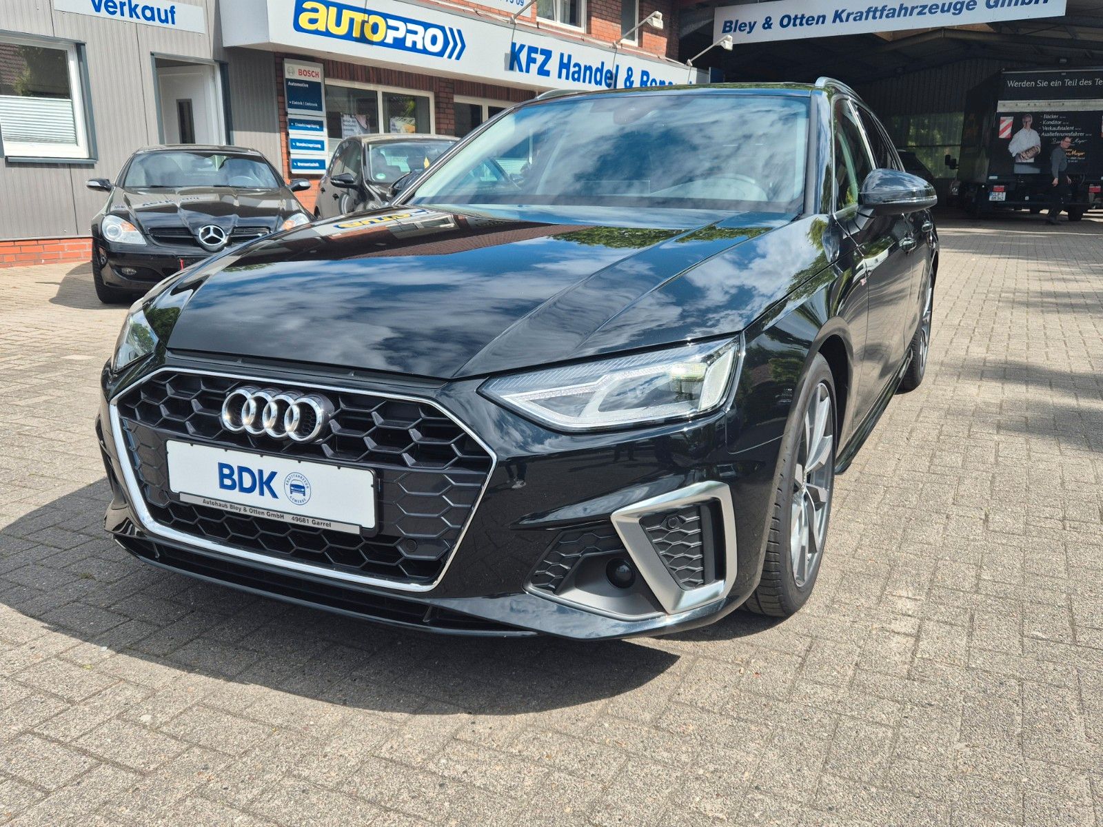 Audi A4 Avant 35 TDI S line S-tronic - Samsaru's Car Outlet