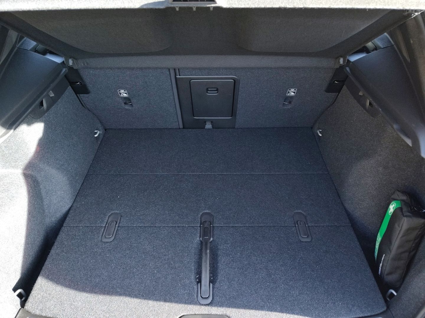 Volvo XC40 Ultimate Pure Electric NAVI AWD AHK ACC eSD