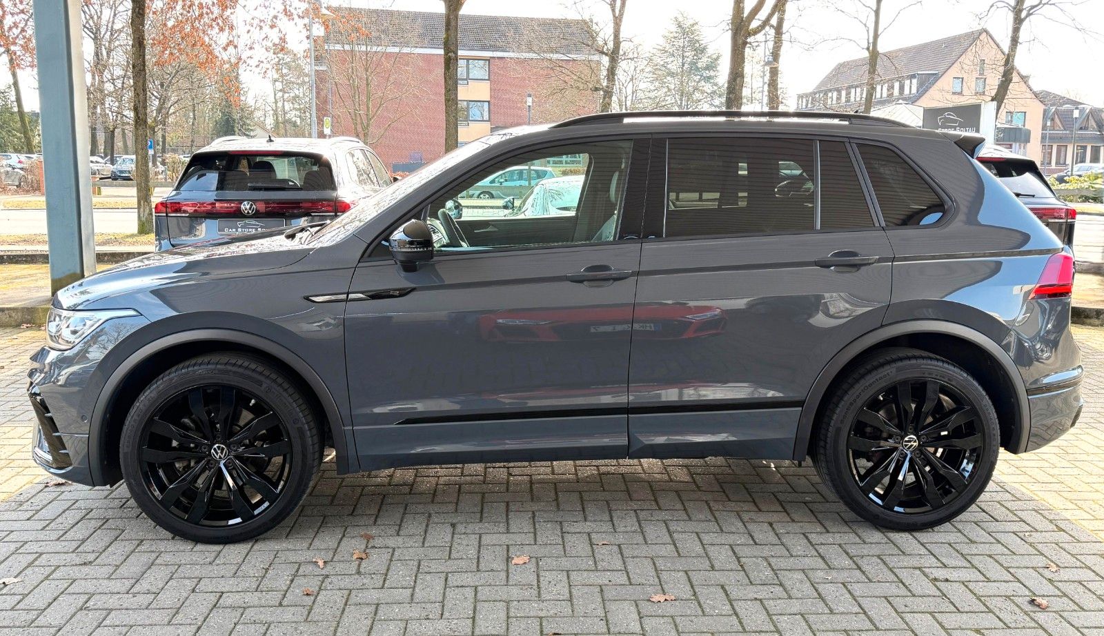 Volkswagen Tiguan R-LINE BLACK Pano 360° HuD Assist+ AHK 20