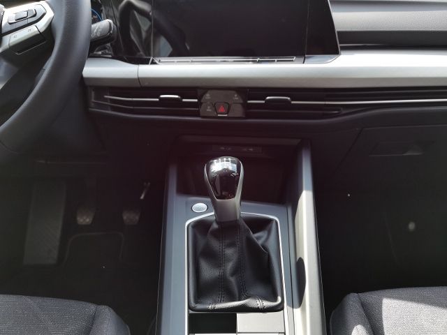 Volkswagen Golf 8 1.5 TSI Life - Samsaru's Car Outlet