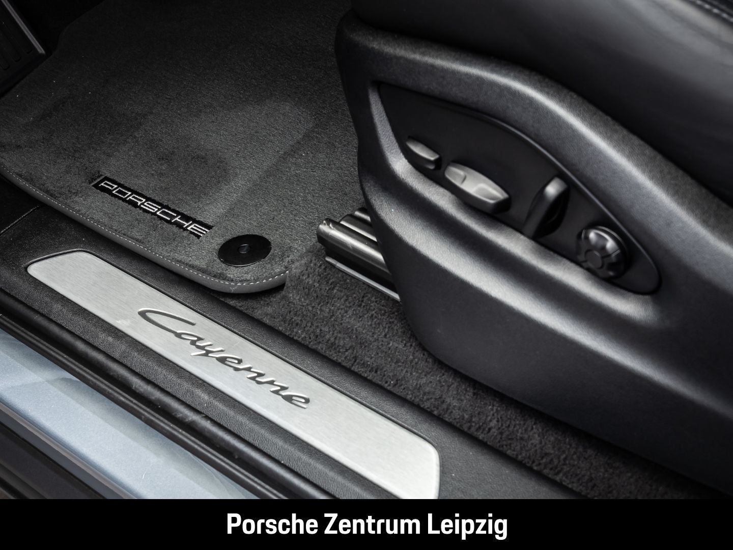 Porsche Cayenne E-Hybrid Coupe Massage el.AHK InnoDrive