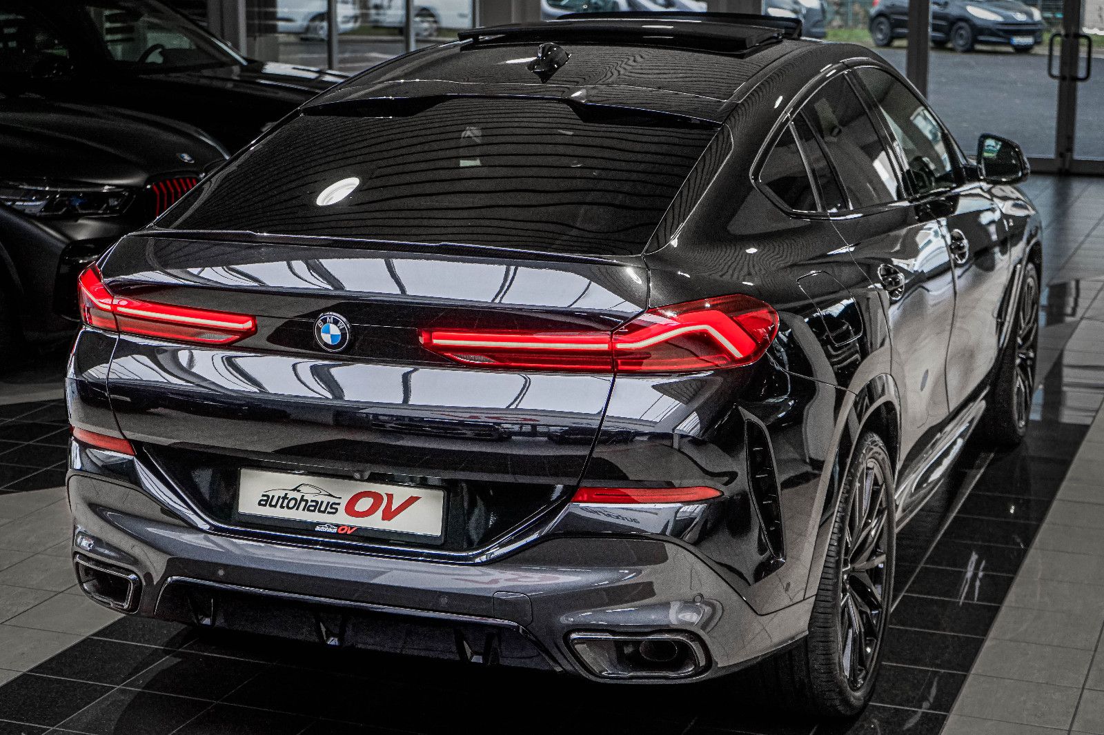 BMW X6 40xd M Sport*3xTV*Carbon*Massage*ACC*PanoSKY*