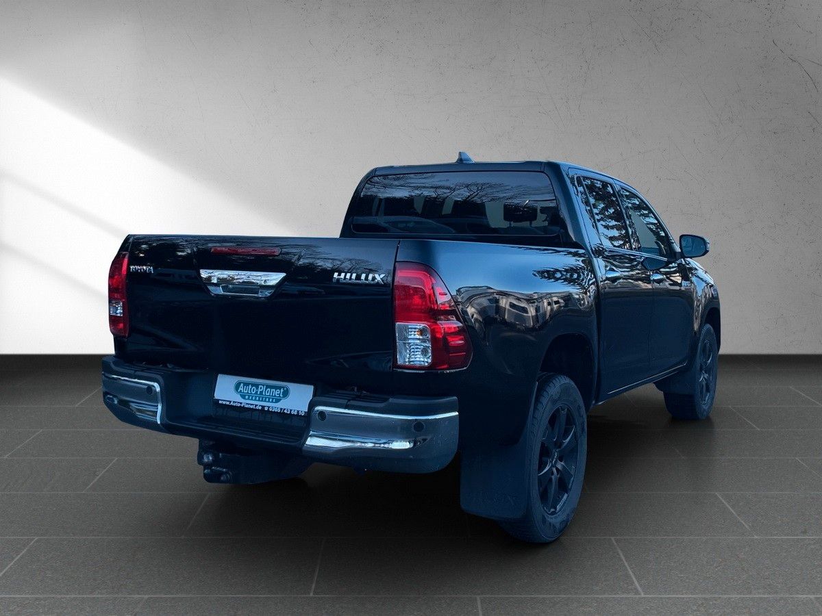 Toyota Hilux 2.4D 4x4 Double Cab Comfort *AHK*2xPDC*NAV