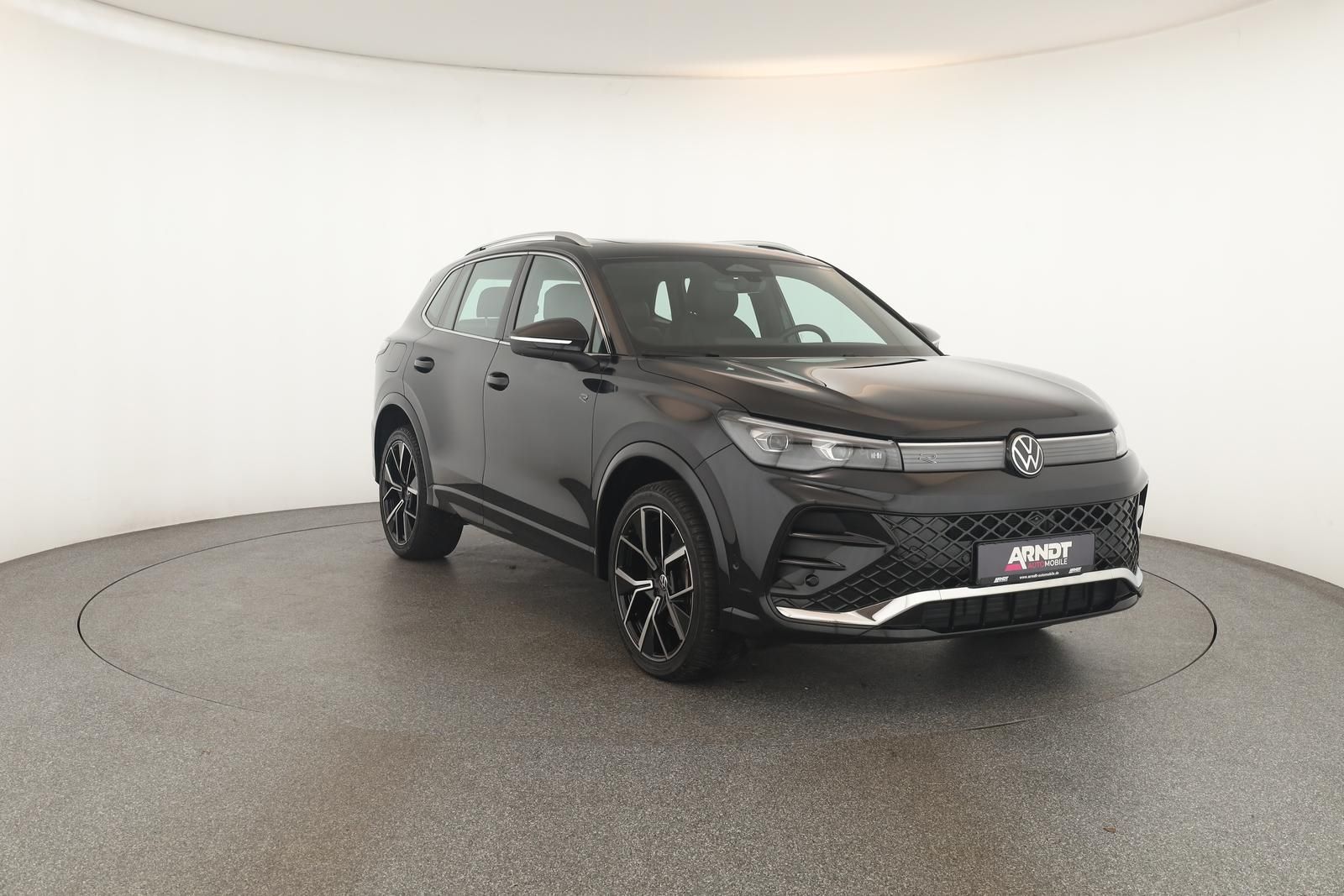 Volkswagen Tiguan 2.0 TDI 4M DSG R-Line Leder Pano Navi 360