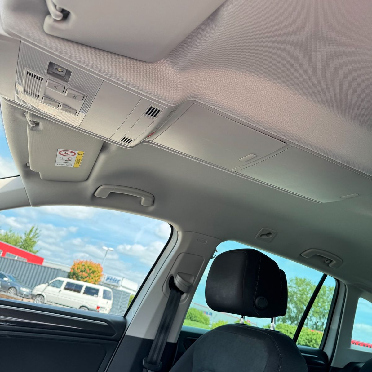 Volkswagen Tiguan Elegance 2.0 TDI - Samsaru's Car Outlet