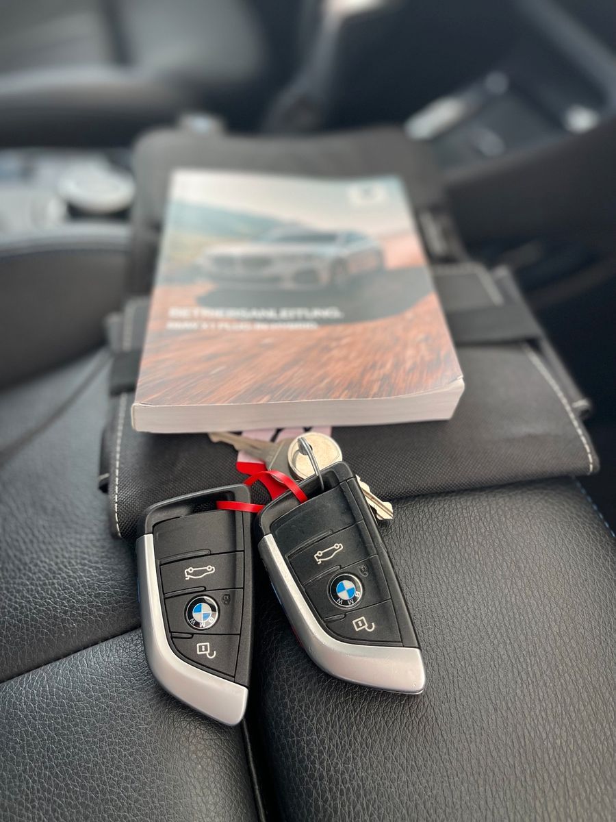 BMW X1 xDrive 25e M SPORT - Samsaru's Car Outlet