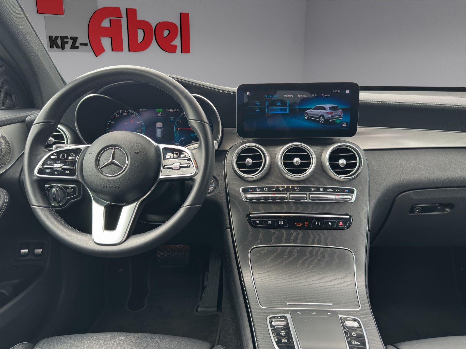 Mercedes-Benz GLC 300 e 4MATIC - Samsaru's Car Outlet