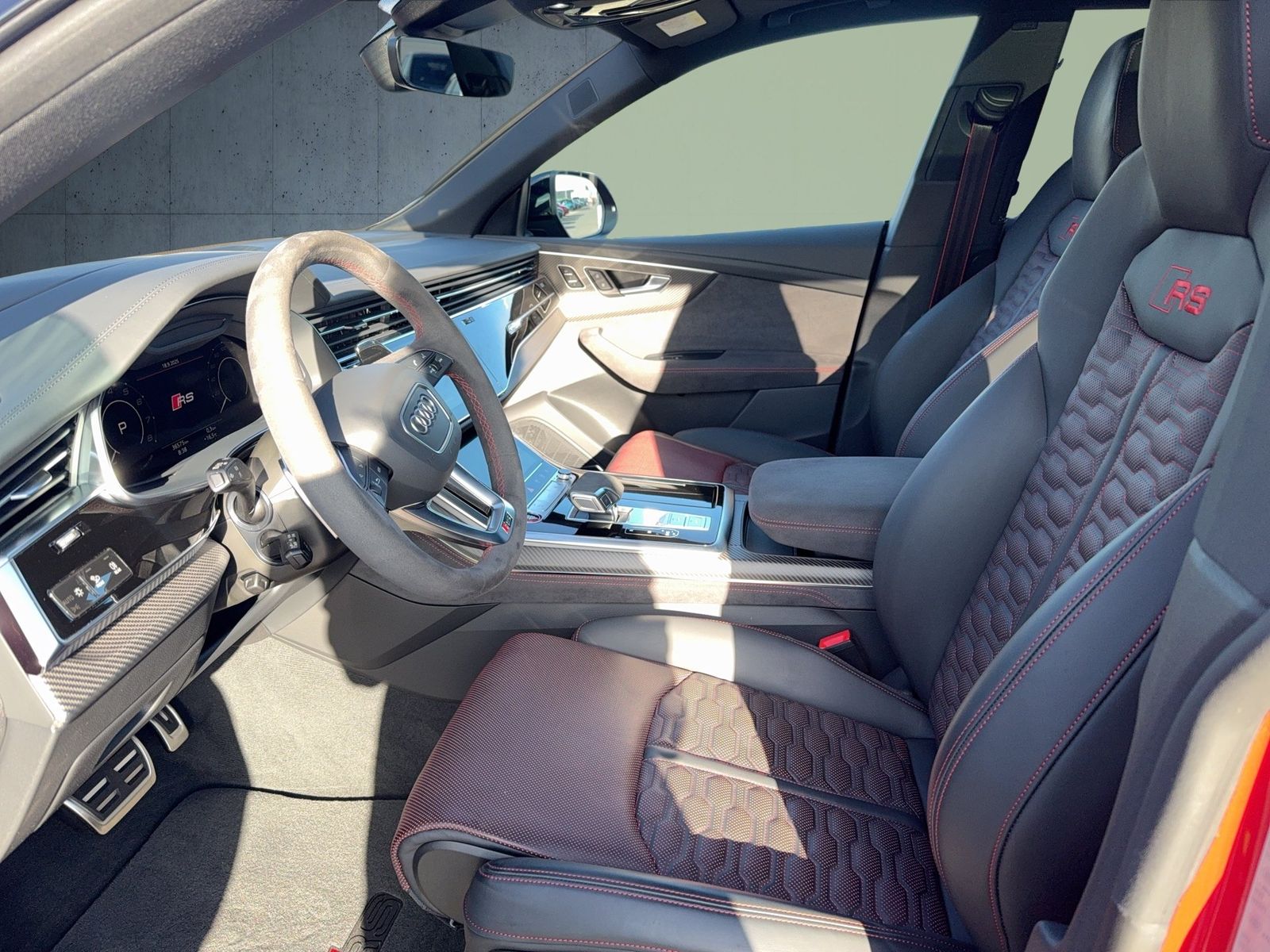 Audi RS Q8 SUV performance tiptr. Vmax305 Stdhz PANO