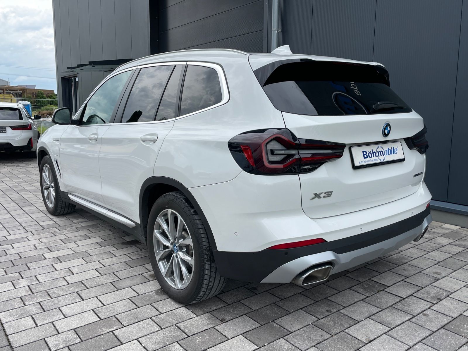 BMW X3 xDrive30e - Samsaru's Car Outlet
