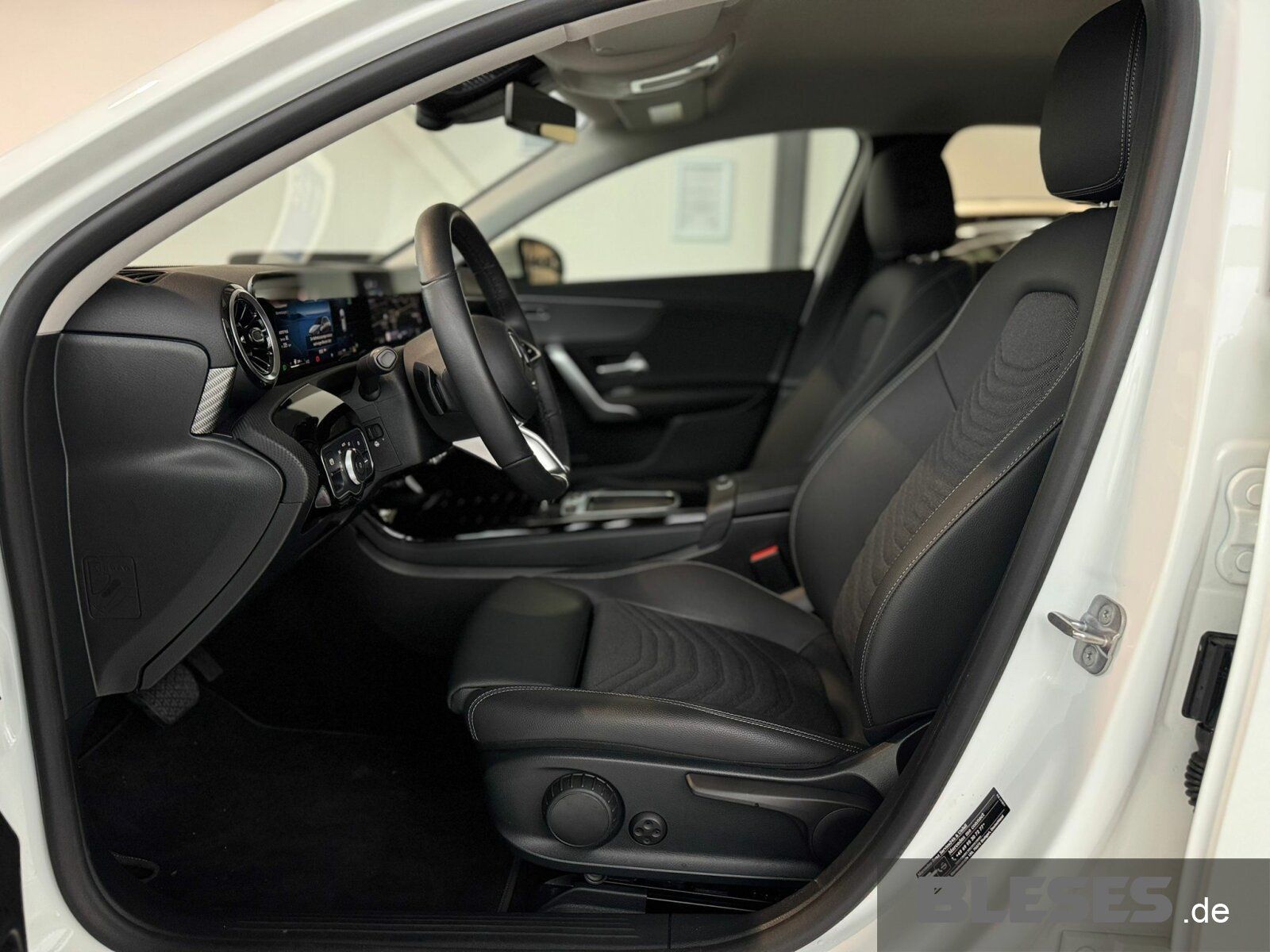 Mercedes-Benz A 180 Progressive - Samsaru's Car Outlet