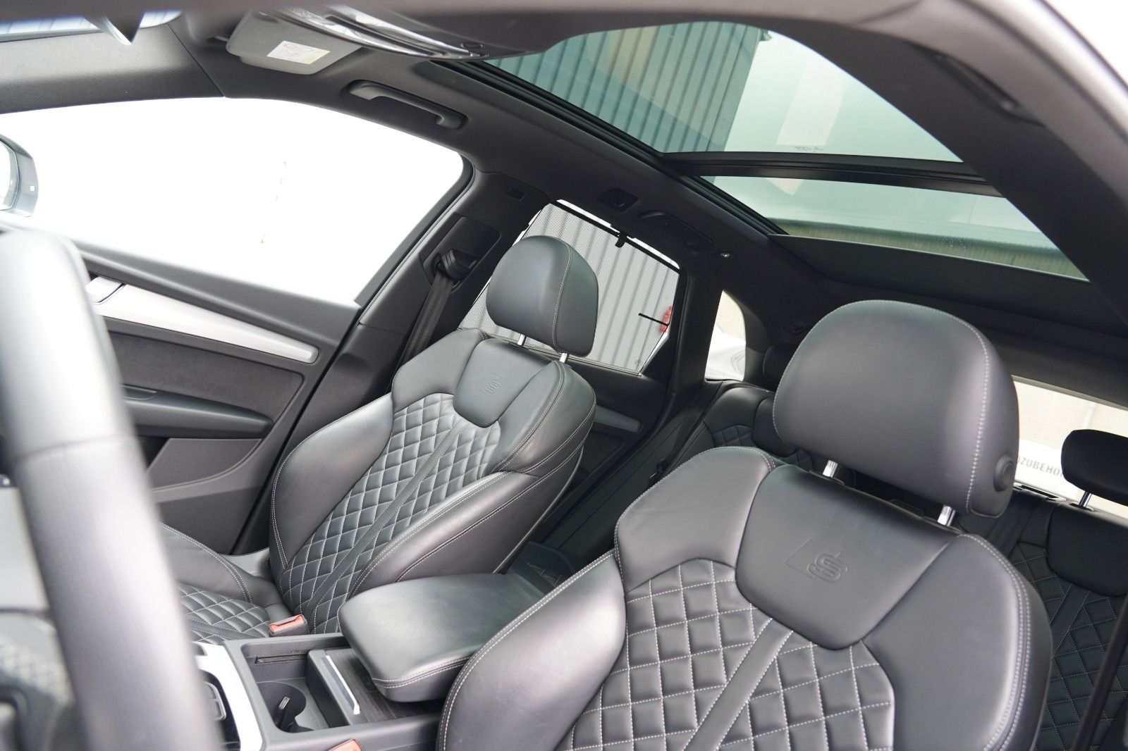 Audi Q5 40 TDI quattro S line PANO NAPPA HUD AHK KEY