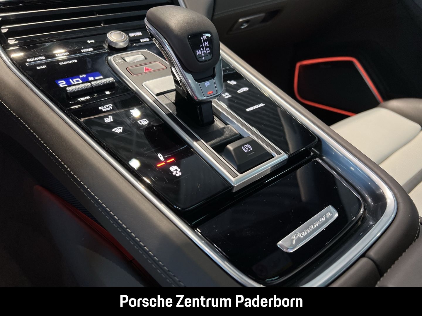Porsche Panamera 4 E-Hybrid Sport Turismo Platinum Editi
