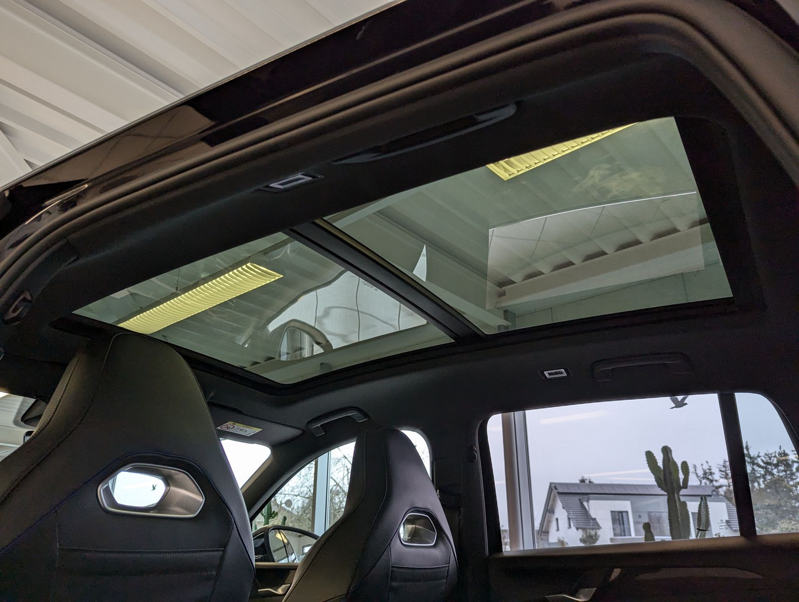Volkswagen Tiguan 2.0TDI R-Line 4M Pano H/K AHK Matrix 20"