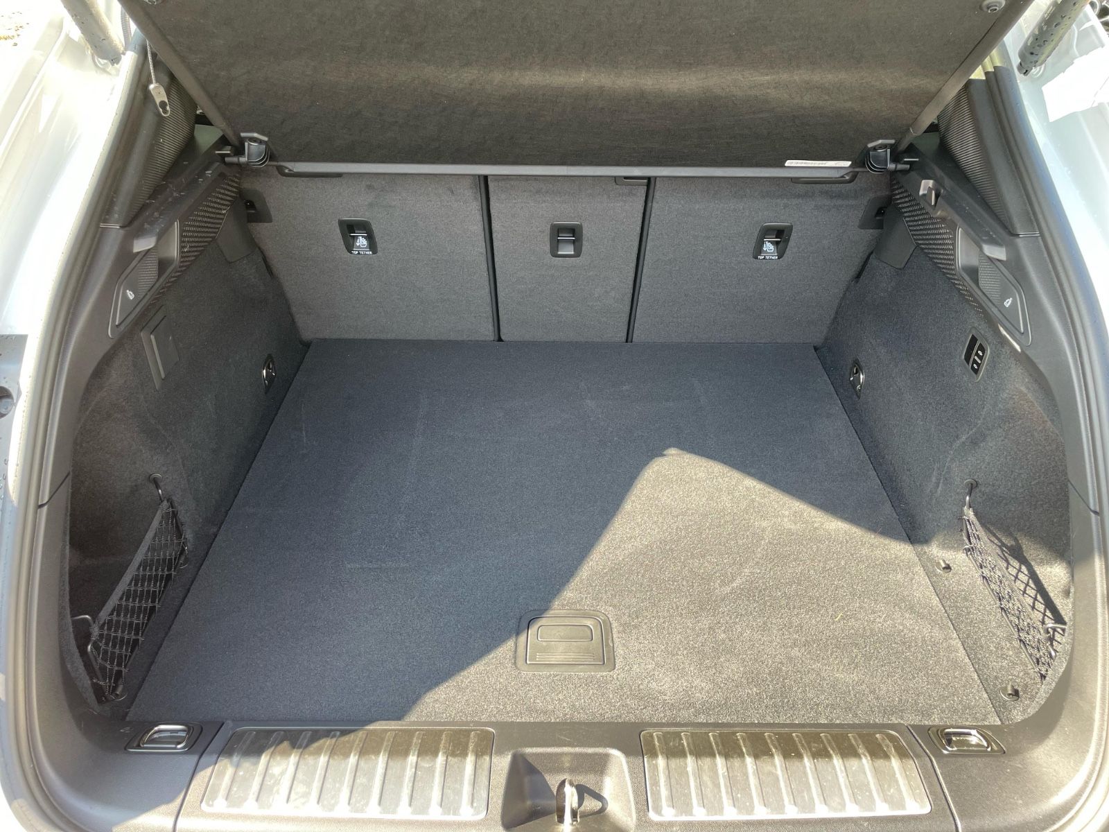 Porsche Macan 4 - Samsaru's Car Outlet