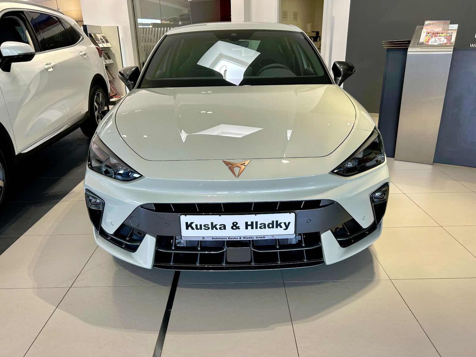 Cupra Leon 1.5 eTSI - Samsaru's Car Outlet
