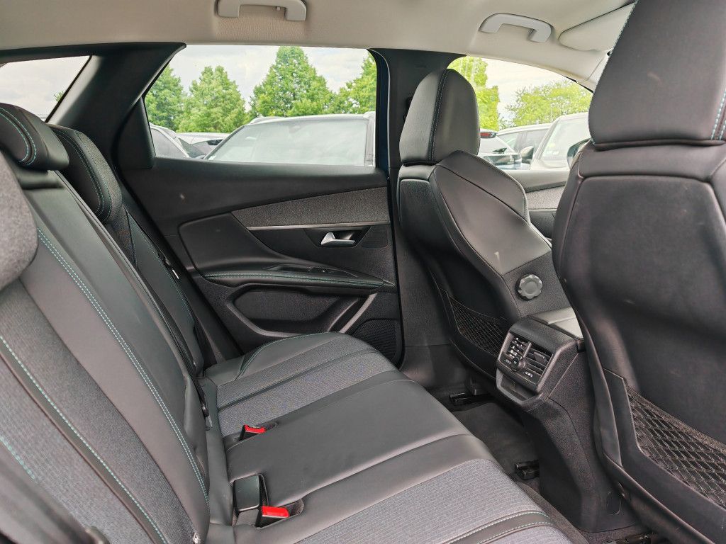 Peugeot 3008 PureTech EAT8 ALLURE PACK - Samsaru's Car Outlet