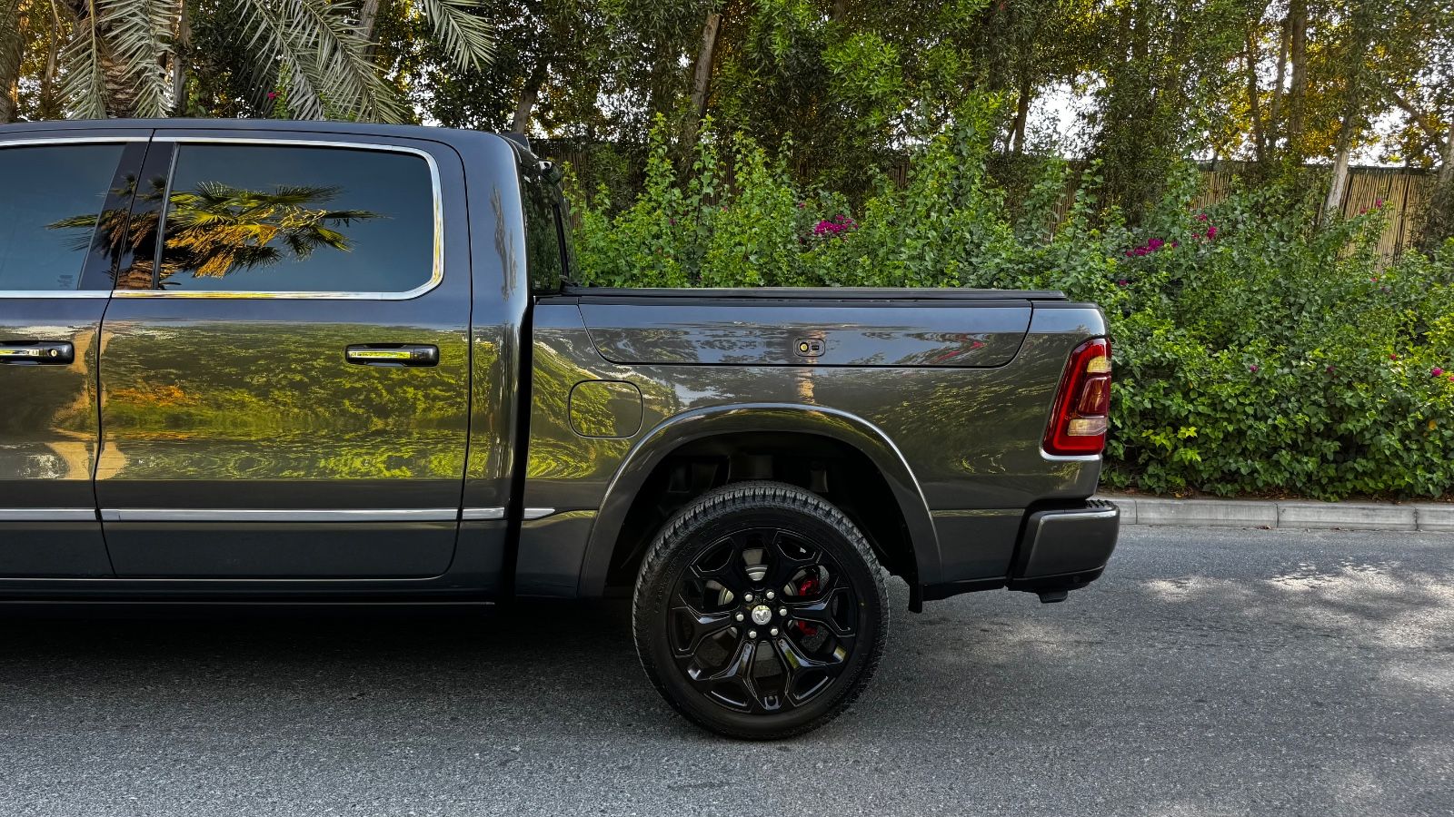 Dodge LIMITED*CLEAN-CARFAX*HEADUP*LUFT*RAMBOX*360°KAME