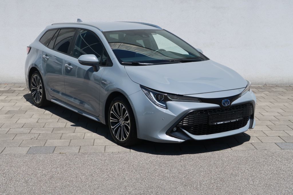 Toyota Corolla 2.0 Hybrid Touring S - Samsaru's Car Outlet
