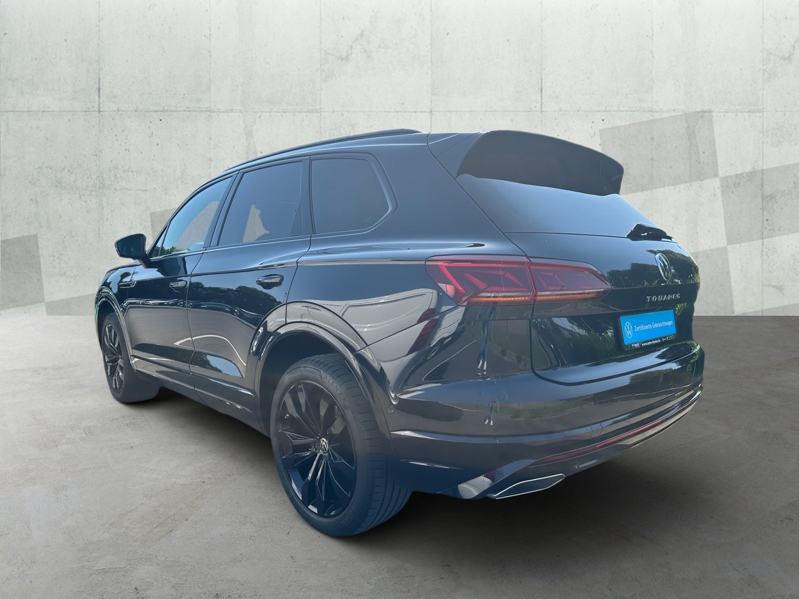 Volkswagen Touareg 3.0 V6 TDI DSG 4M R-LINE BLACK - Samsaru's Car Outlet