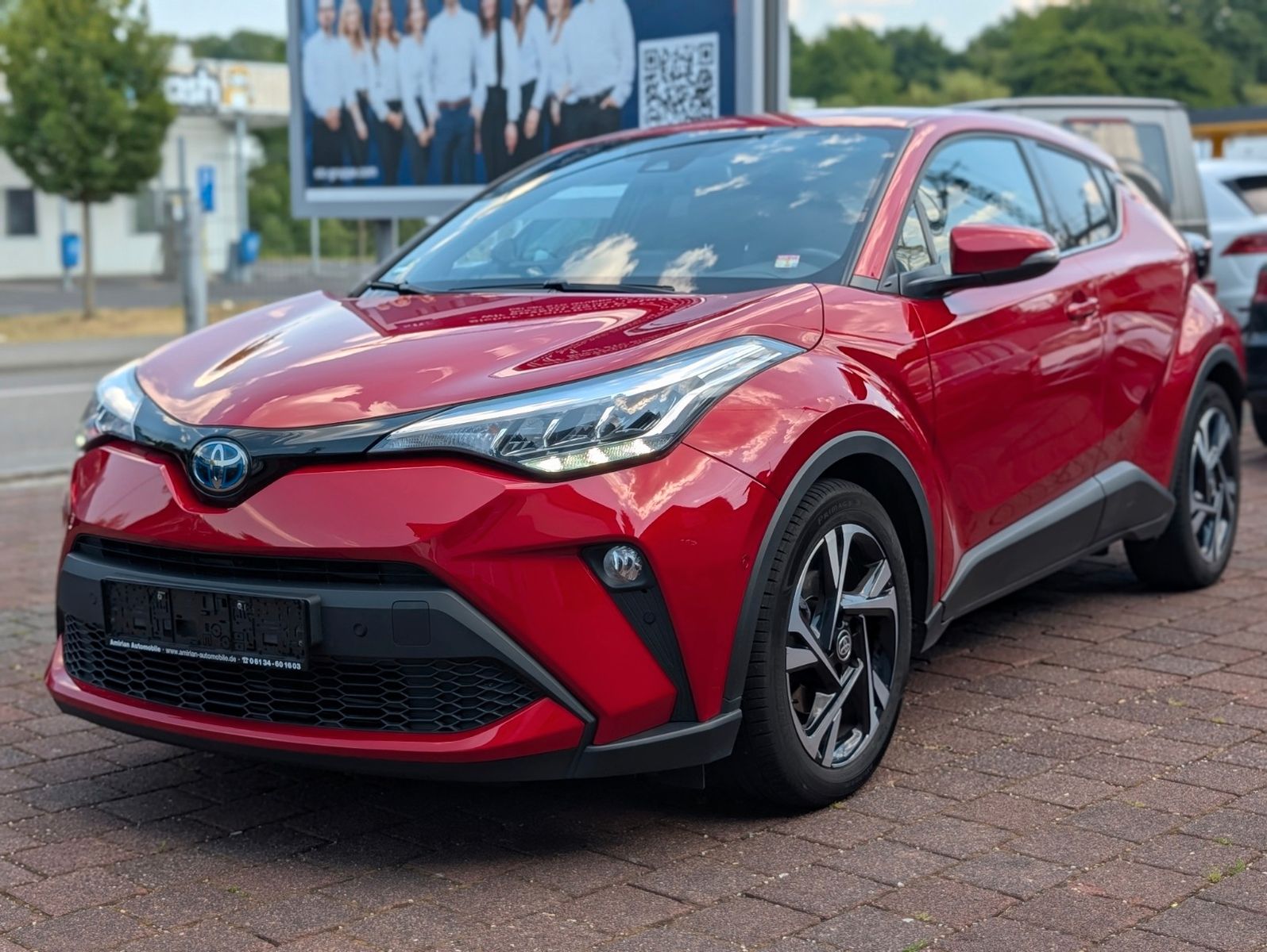 Toyota C-HR Hybrid - Samsaru's Car Outlet