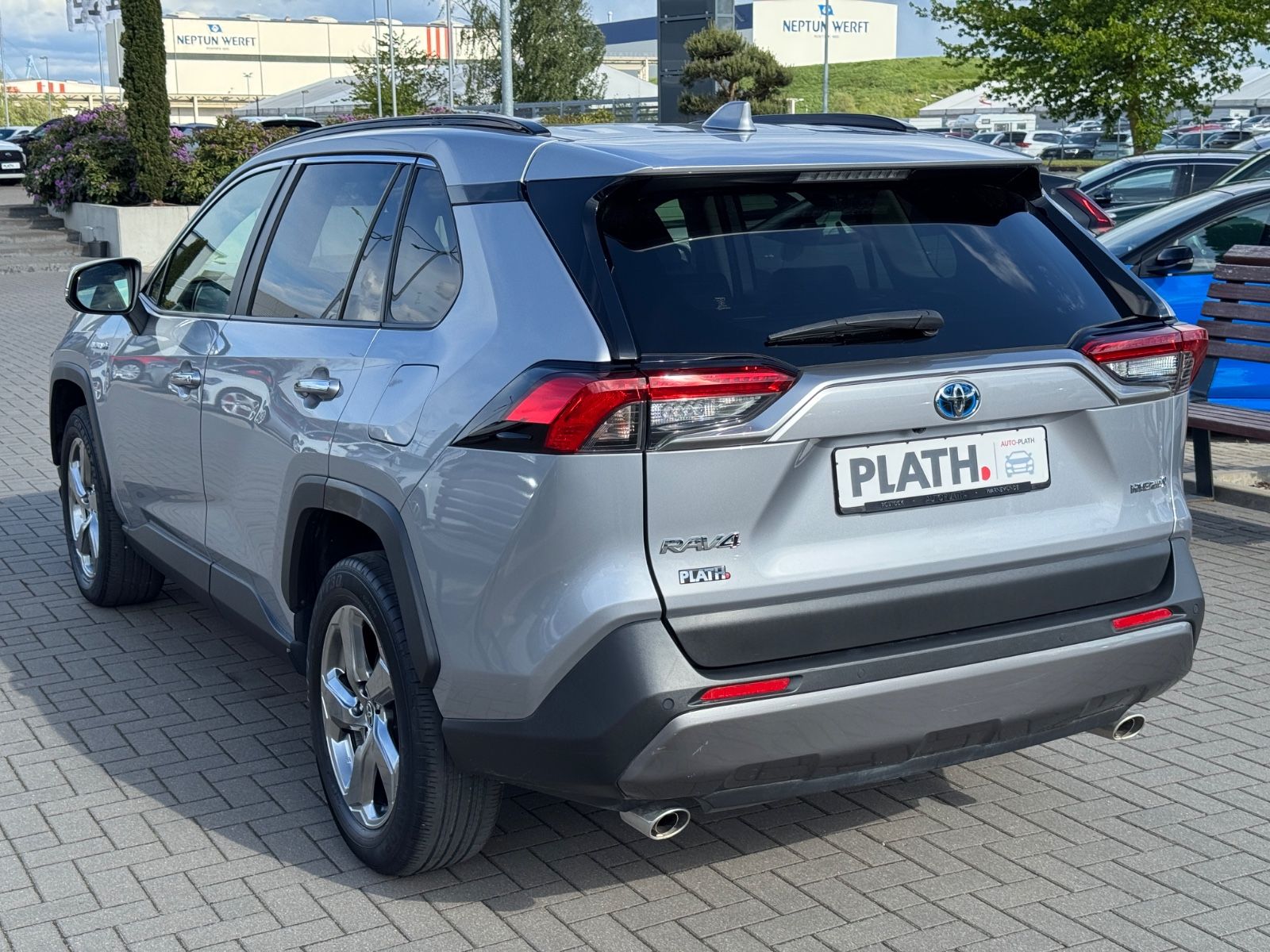Toyota RAV 4 RAV4 Hybrid 4x4 Lounge - Samsaru's Car Outlet