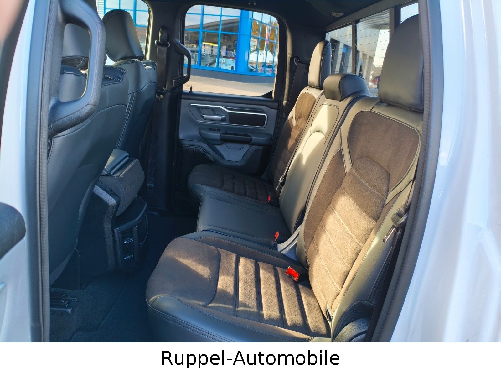 Dodge RAM 5.7 V8 LPG  QuadCab LKW R-CAM 6.Sitzer
