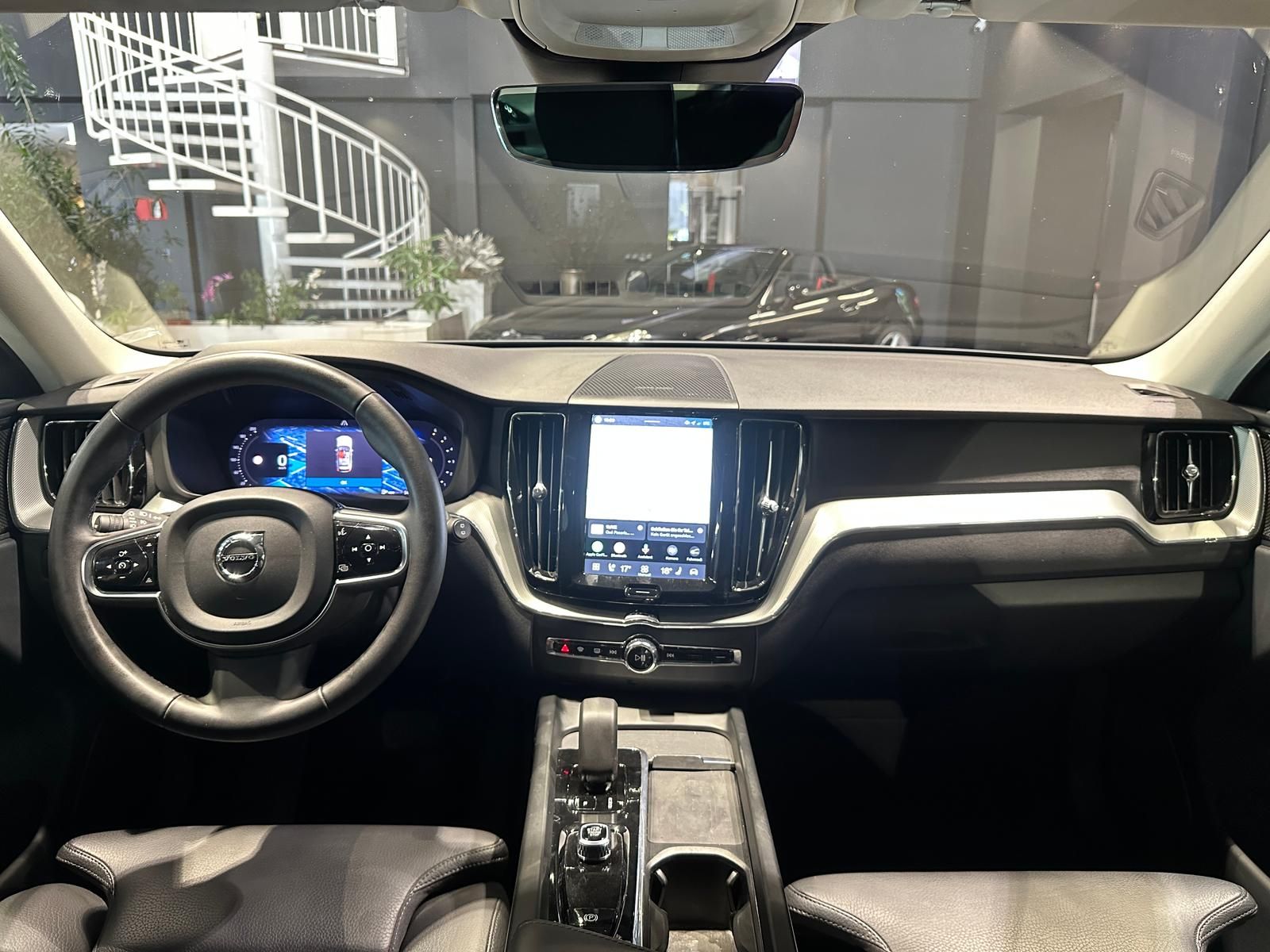 Volvo XC60 B4D AWD PLUS DARK VLED ACC HK 4xSHZ DRIV-AS