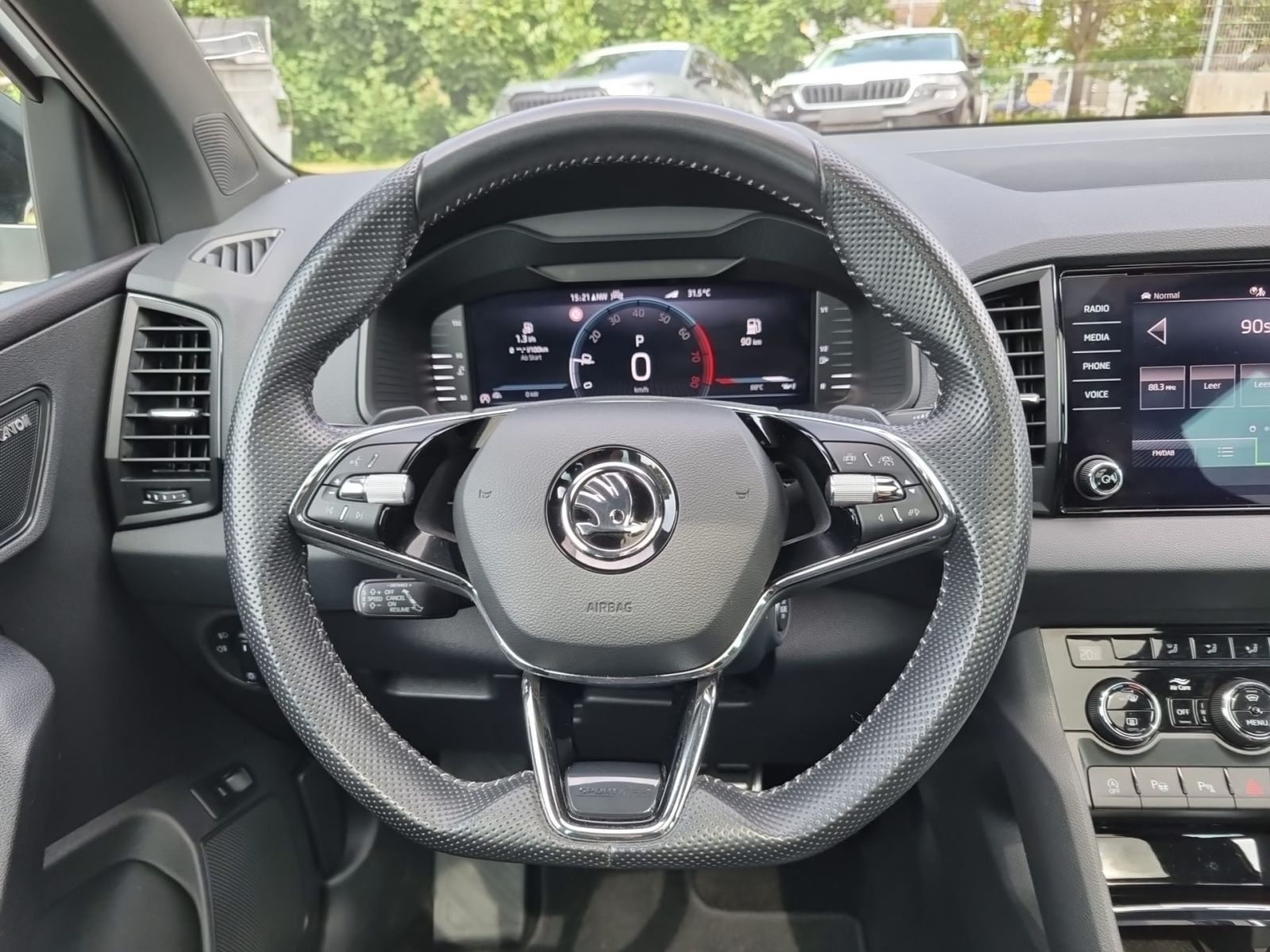Skoda Karoq Sportline 2.0TSI 4x4 DSG Navi LED Panorama