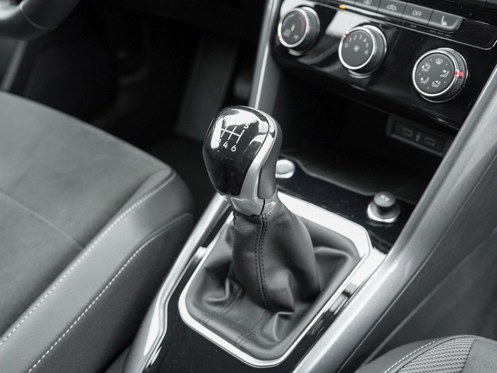 Volkswagen T-Roc 1.5 TSI Style - Samsaru's Car Outlet