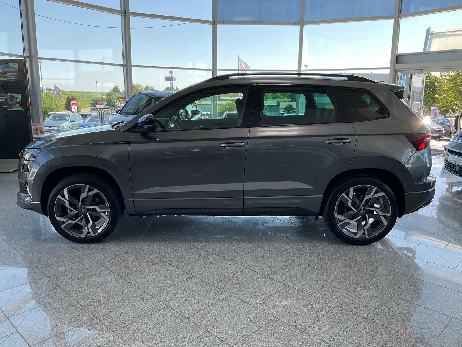 Skoda Karoq 2.0TSI Sportline 4x4 5JGarantie AHK StHz P
