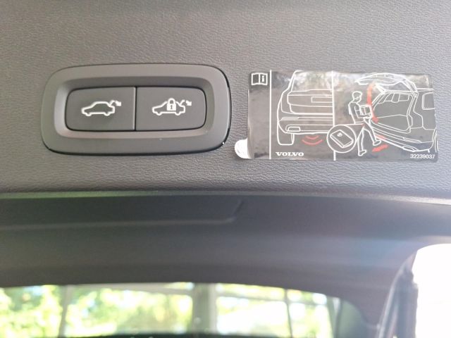 Volvo XC40 P8 AWD Twin R Design AHK ACC BLIS Alarmanla