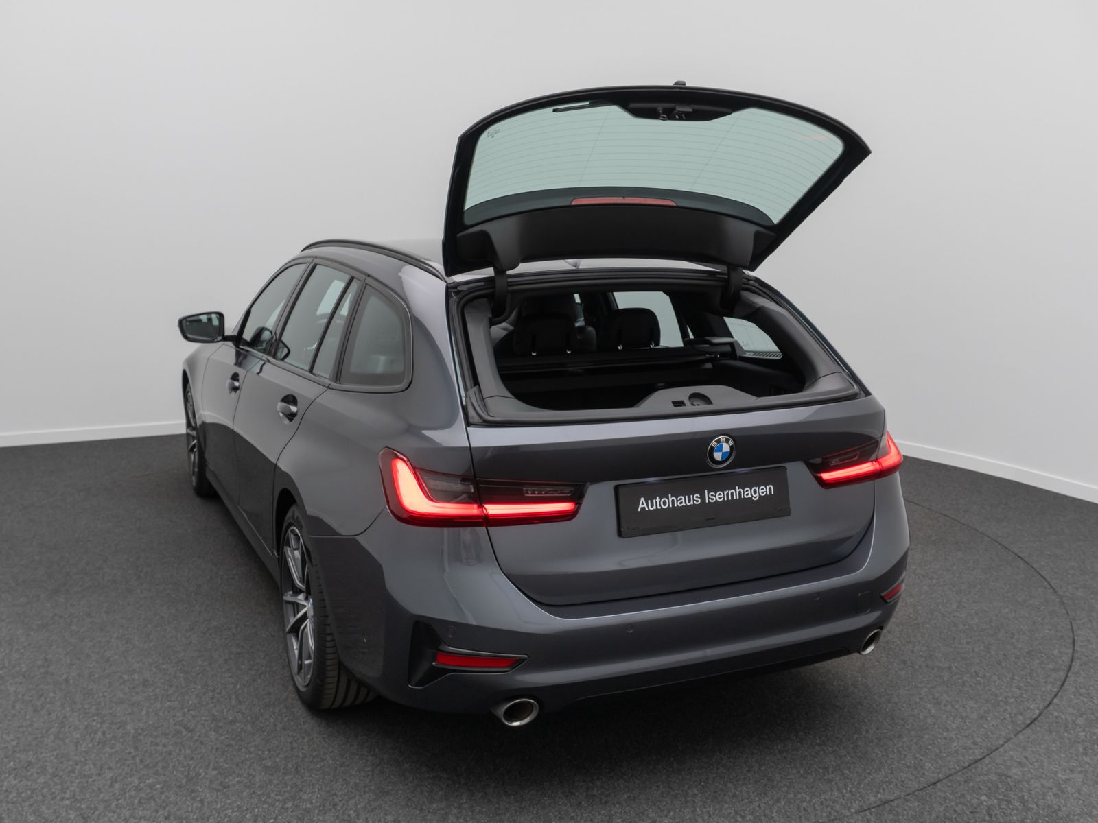 BMW 320i Sport Line - Samsaru's Car Outlet