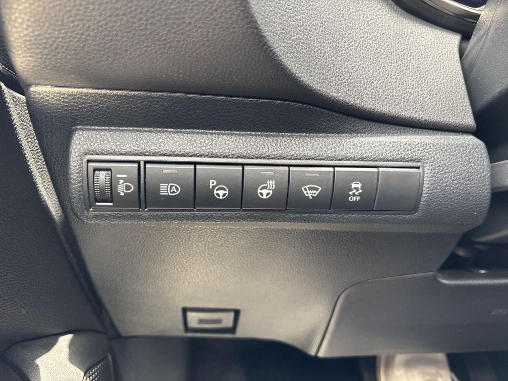 Toyota Corolla 1.8 Hybrid - Samsaru's Car Outlet
