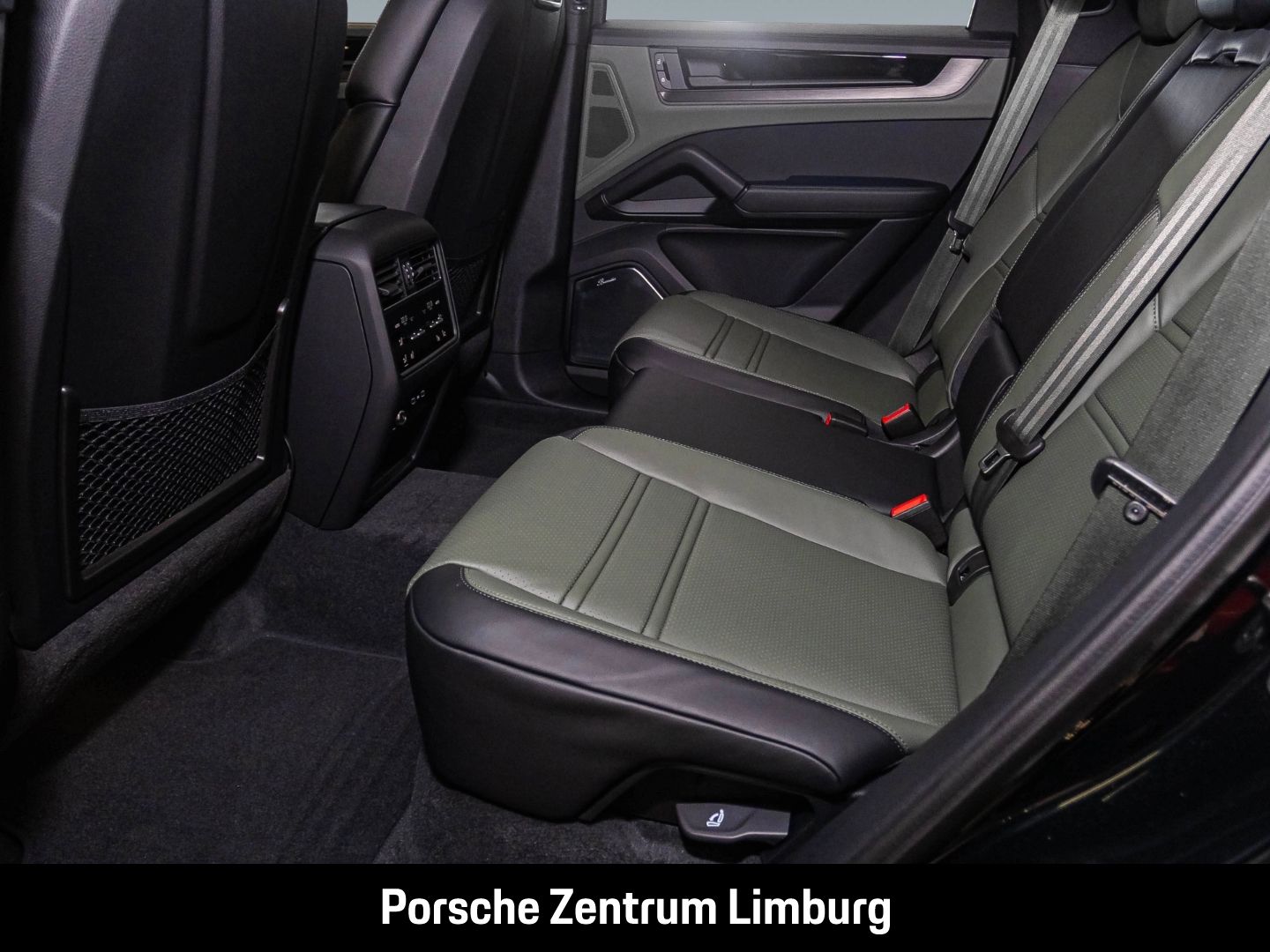 Porsche Cayenne E-Hybrid Coupe Black Edition Burmester